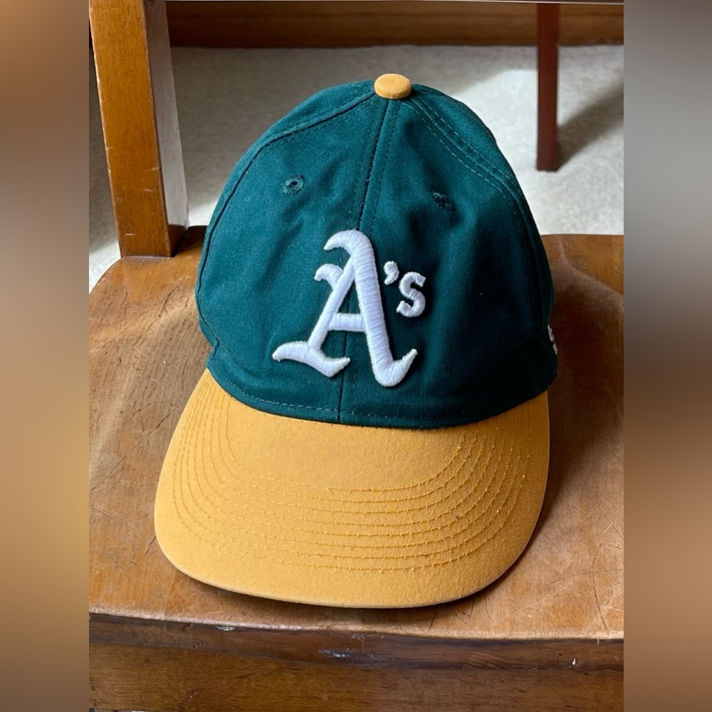 Team MLB youth baseball cap hat. Oakland A’s. hook and loop closure. size youth.